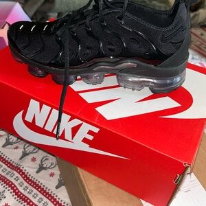 Brand new Nike  air vapor max plus